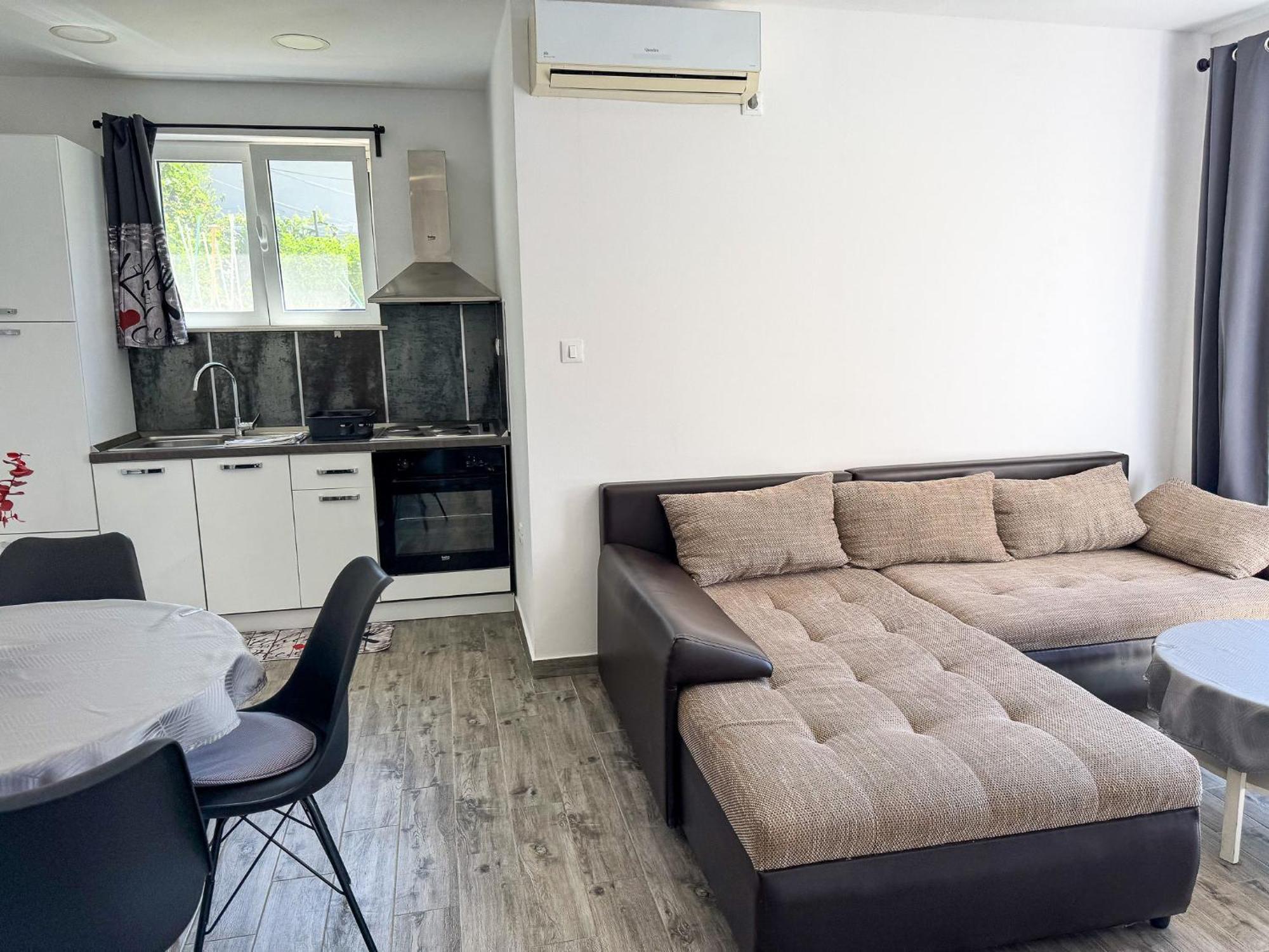 Apartments Pralas Mokosica Exterior photo